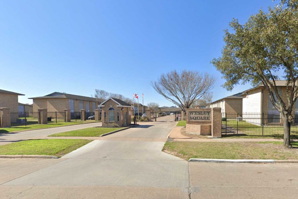 Wesley Square Apartments; one two three four bedroom apartment homes for rent in Sunnyside neighborhood near Houston University